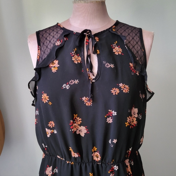 Ruffled Chiffon Maxi Dress Black + Autumn Floral 🍂 - Picture 6 of 7